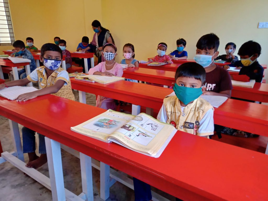 Děti v nové škole organizace International Needs v bangladéšském okrese Naogaon.