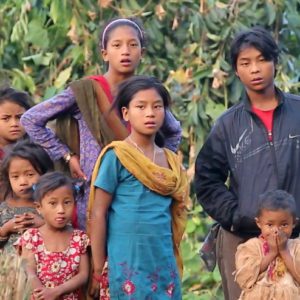 Rodiny nepálských dětí často žijí z ruky do úst.