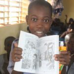 100 dětí dostalo svou vlastní ilustrovanou Bibli.