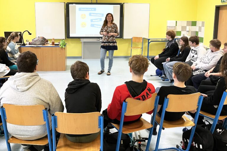 Na začátku každého programu je dobré si se třídou ujasnit základní pravidla: naslouchat si, respektovat se, mluví vždy jen jeden…